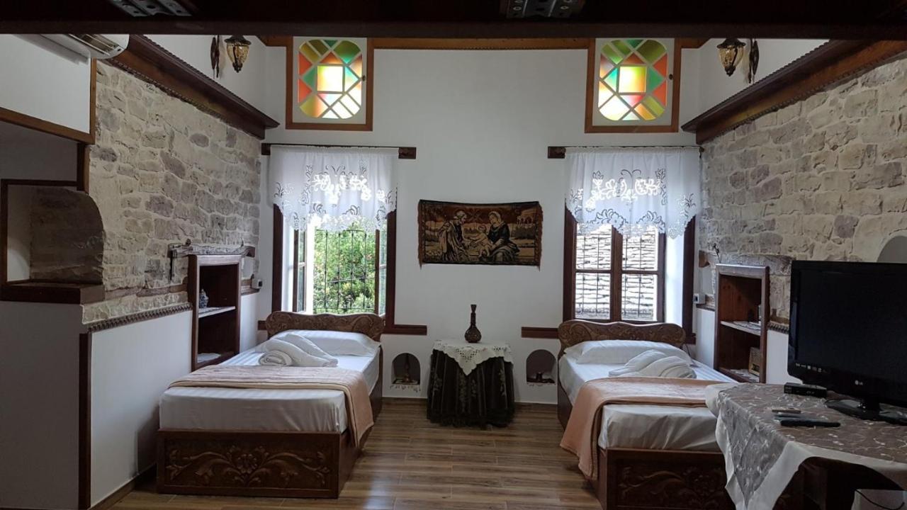 Riva Guest House Gjirokastër Buitenkant foto